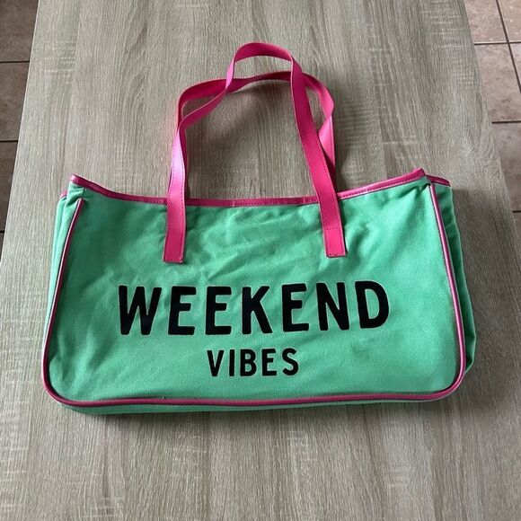 NWOT … Weekend Vibes Green and Pink Tote Bag - Picture 1 of 3